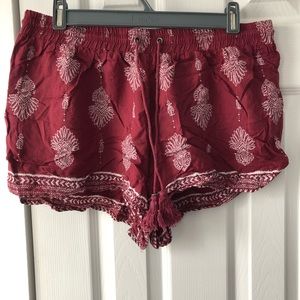 Patterned flowy shorts